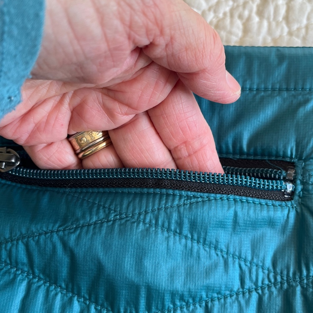 Skhoop Kari Mini Skirt Quilted Womens XS Black Teal Side Zip Pockets Scandi Girl - Picture 8 of 16